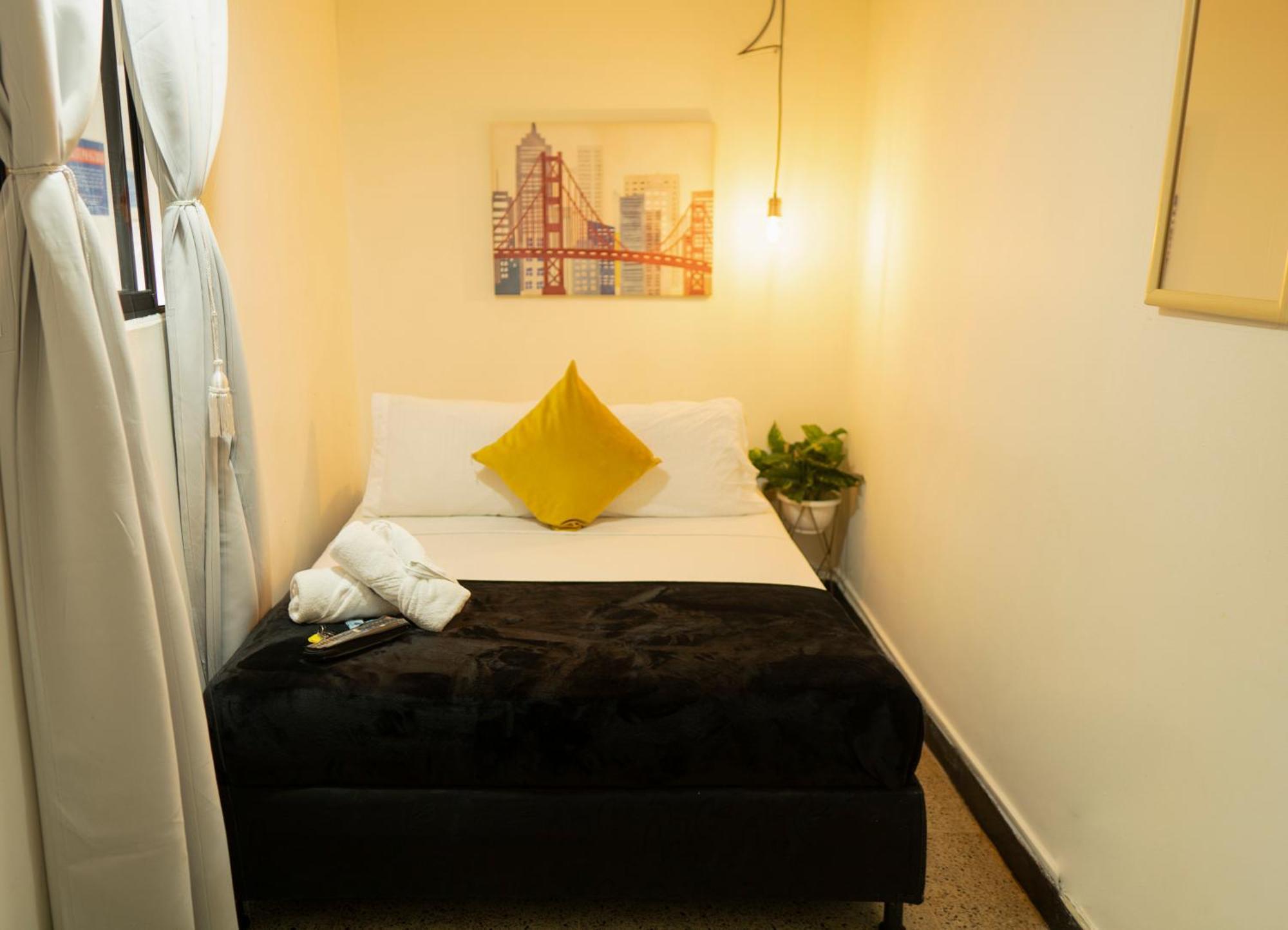 Africa House-casa Laureles-la70 Pensión Medellín
