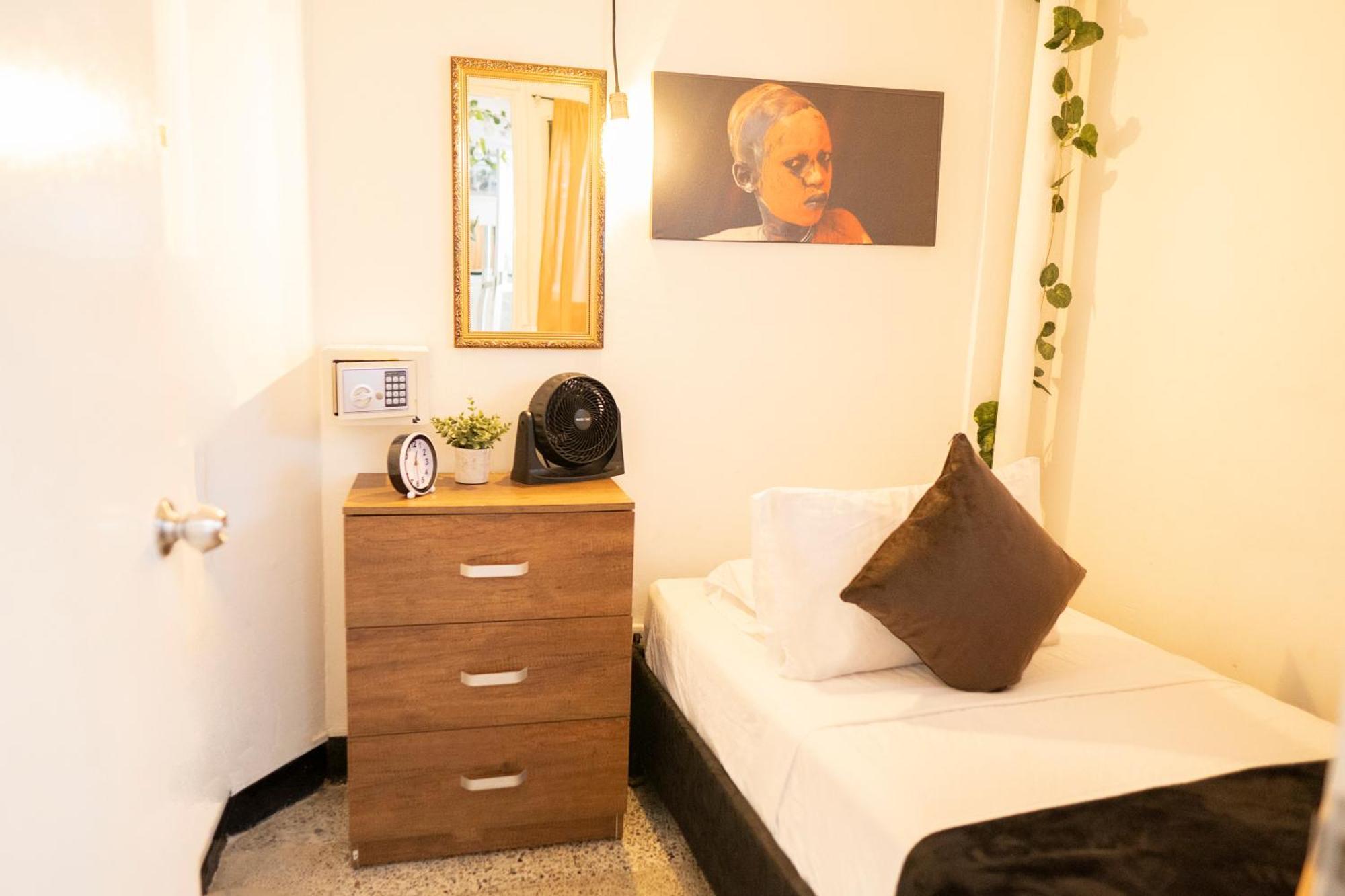 Africa House-casa Laureles-la70 3*