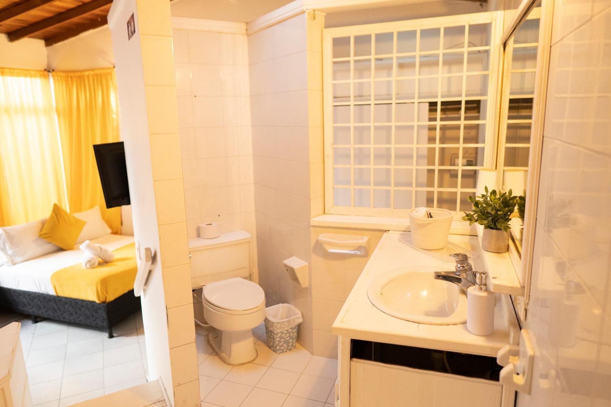 Africa House-casa Laureles-la70 3*