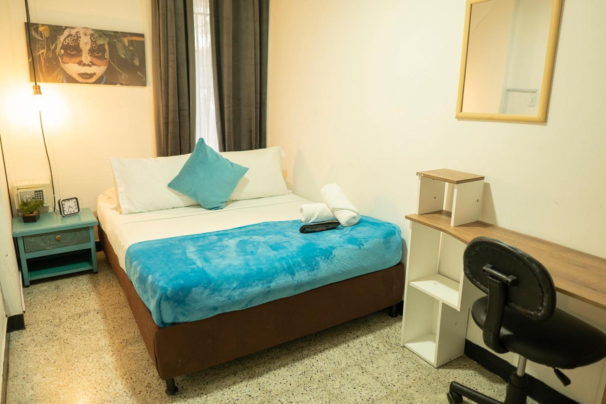 Africa House-casa Laureles-la70 Pensión