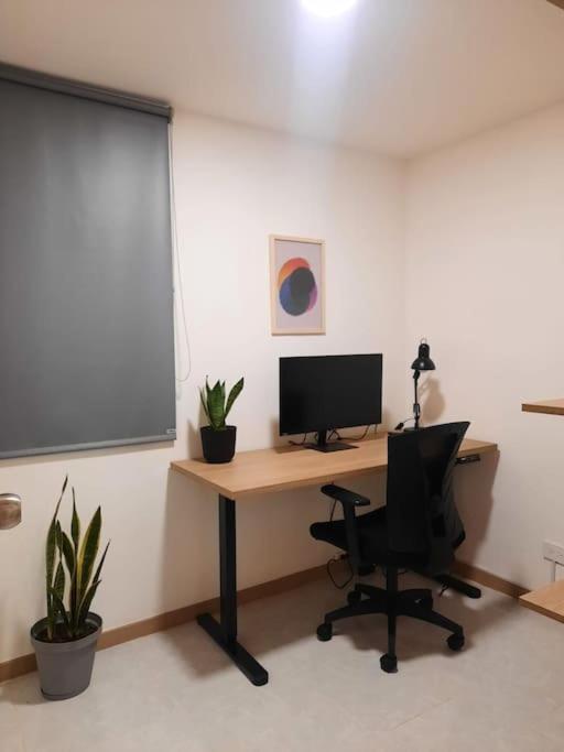 Cozy In Historic Prado With Adjustable Desk And 4k Monitor Apartamento *