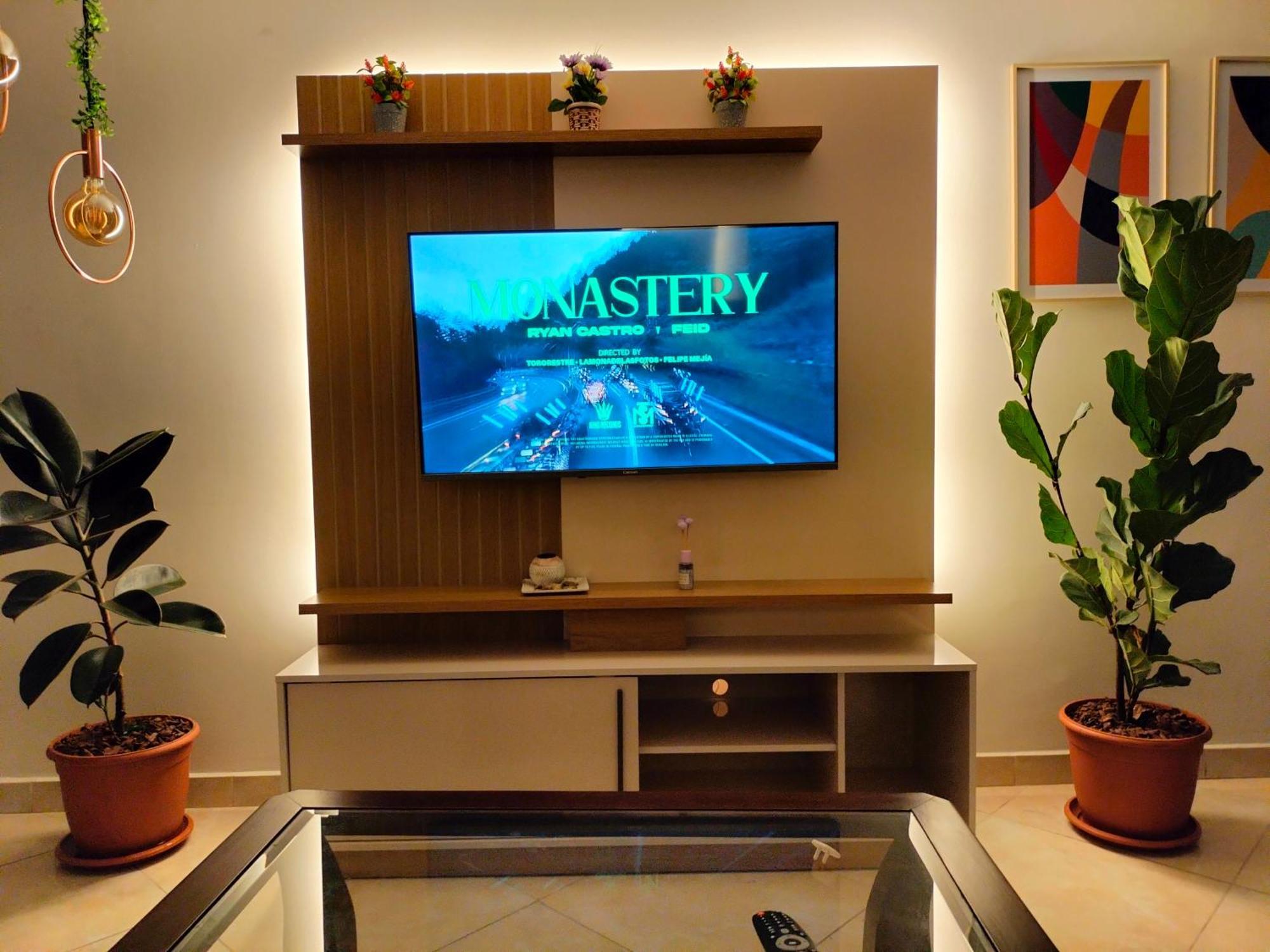 Apartamento En El Corazon De La Ciudad Con Impresionantes Vistas Urbanas Medellín