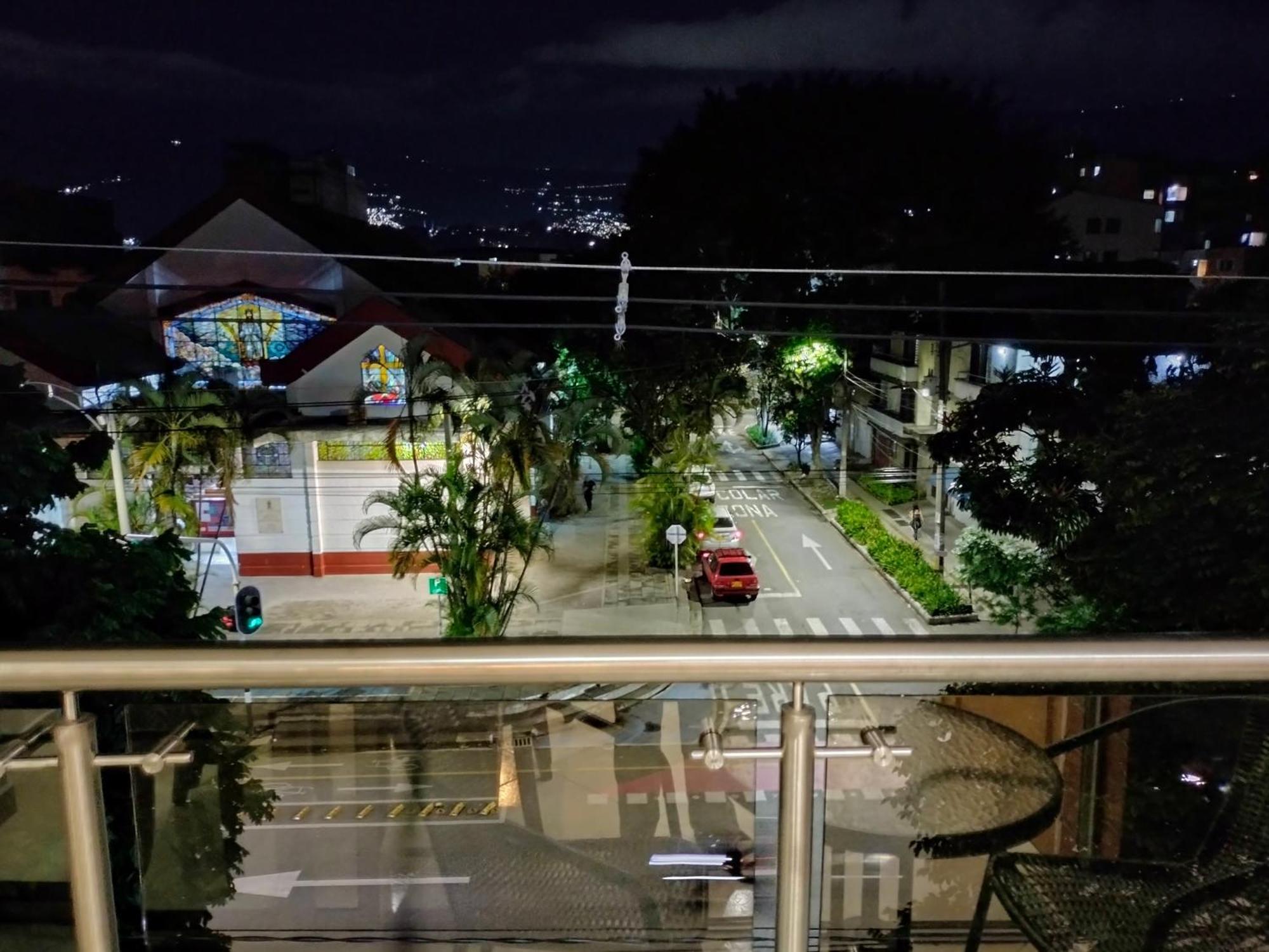 Apartamento En El Corazon De La Ciudad Con Impresionantes Vistas Urbanas *