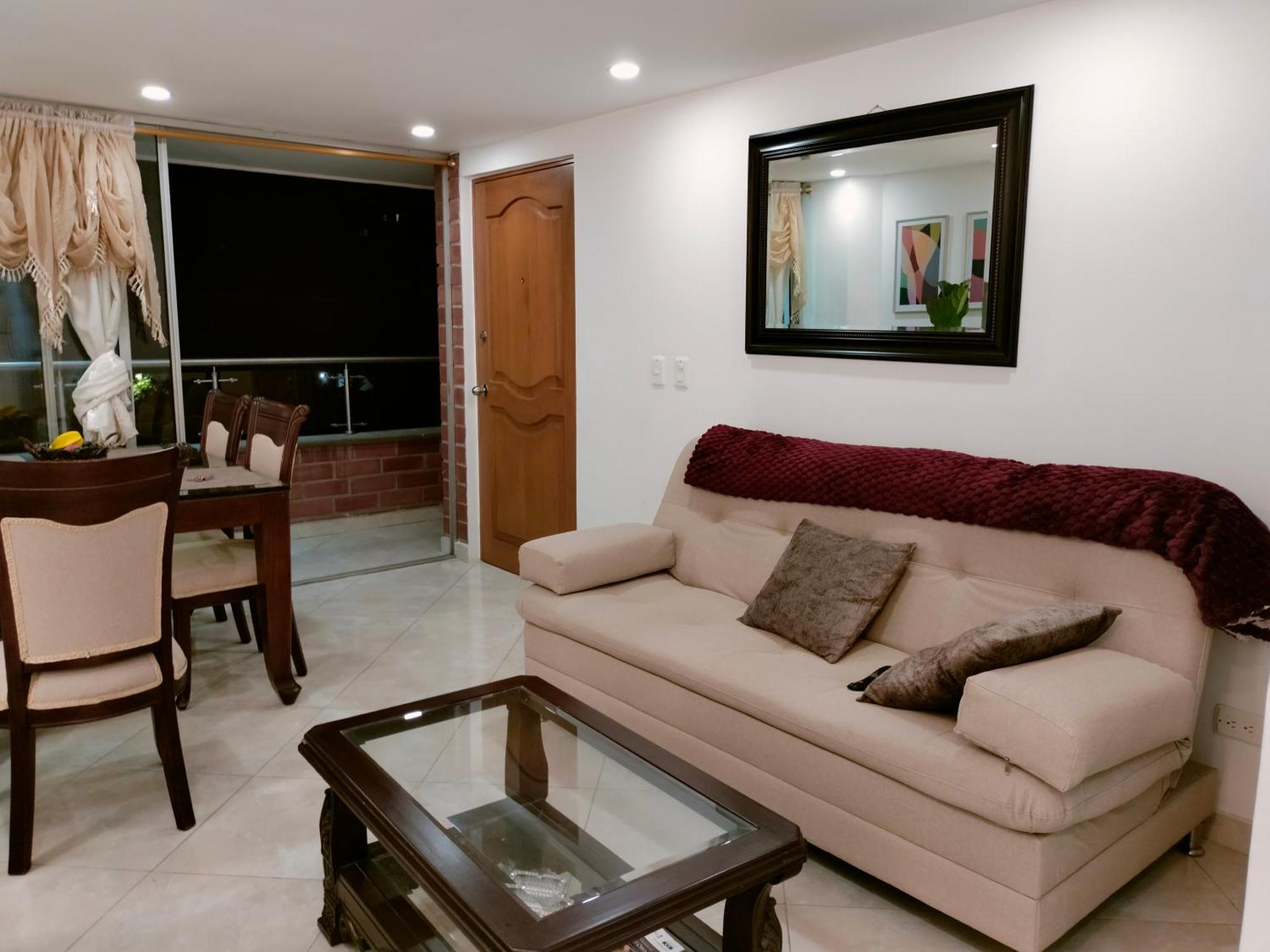 Apartamento En El Corazon De La Ciudad Con Impresionantes Vistas Urbanas Medellín