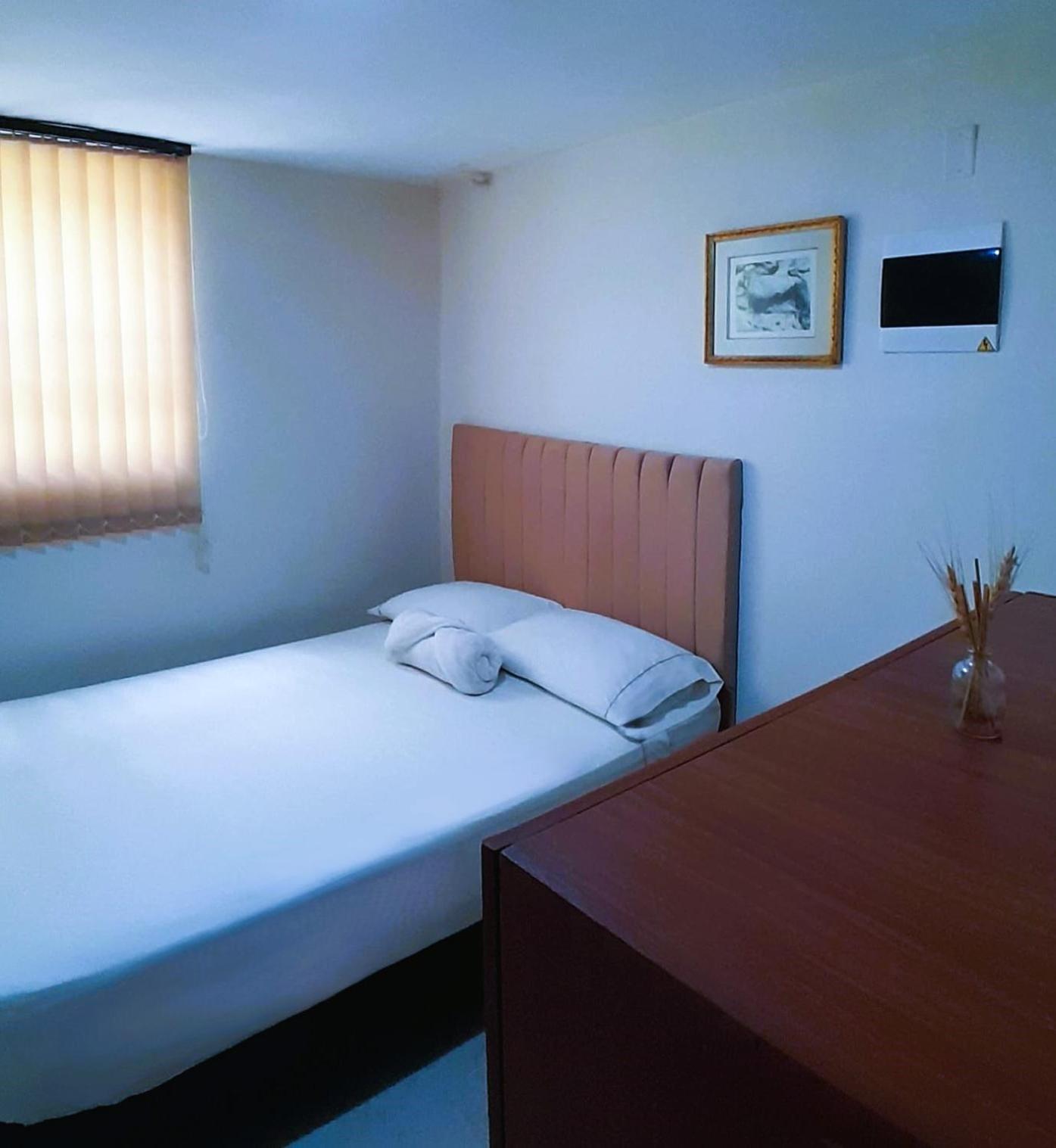 Hostal Estadio 70 *