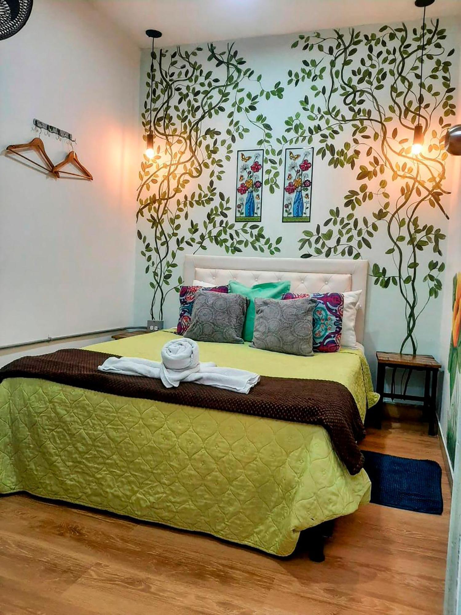 La 10 Hostal *