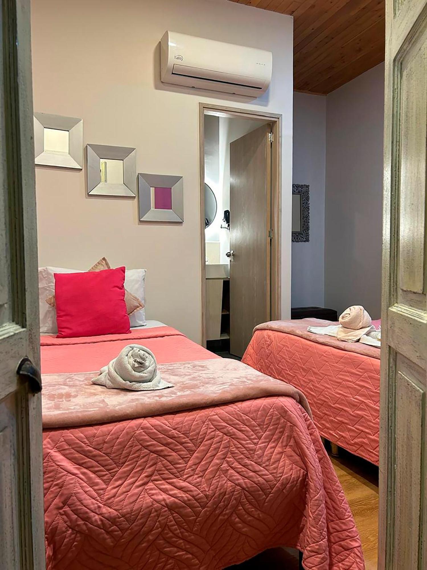 Hostal La 10