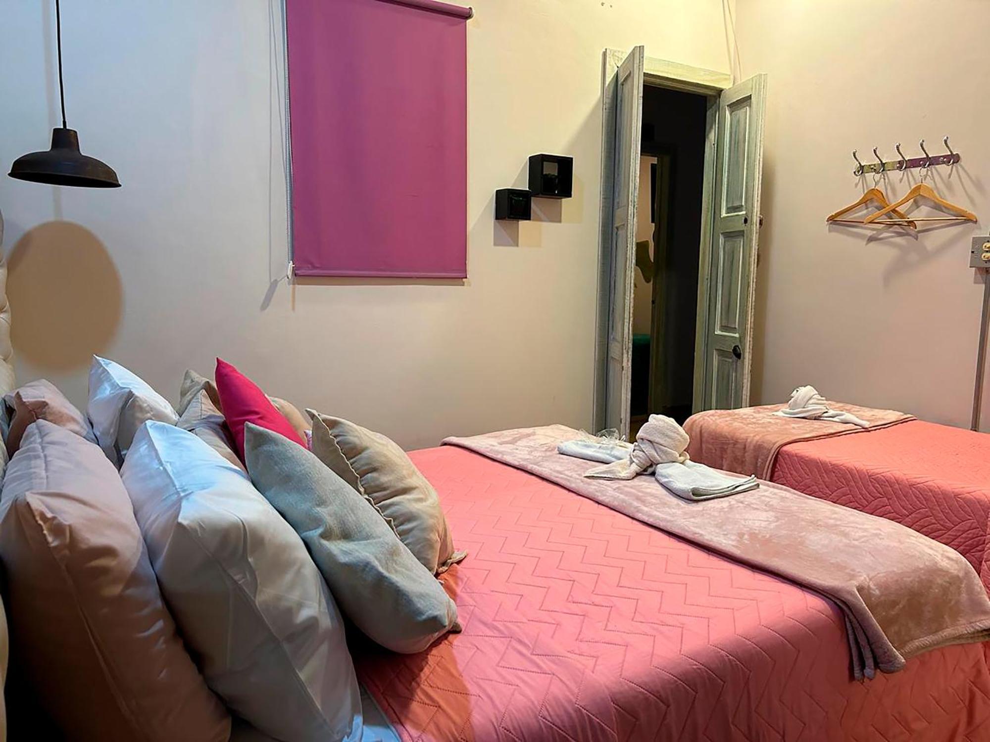 La 10 Hostal