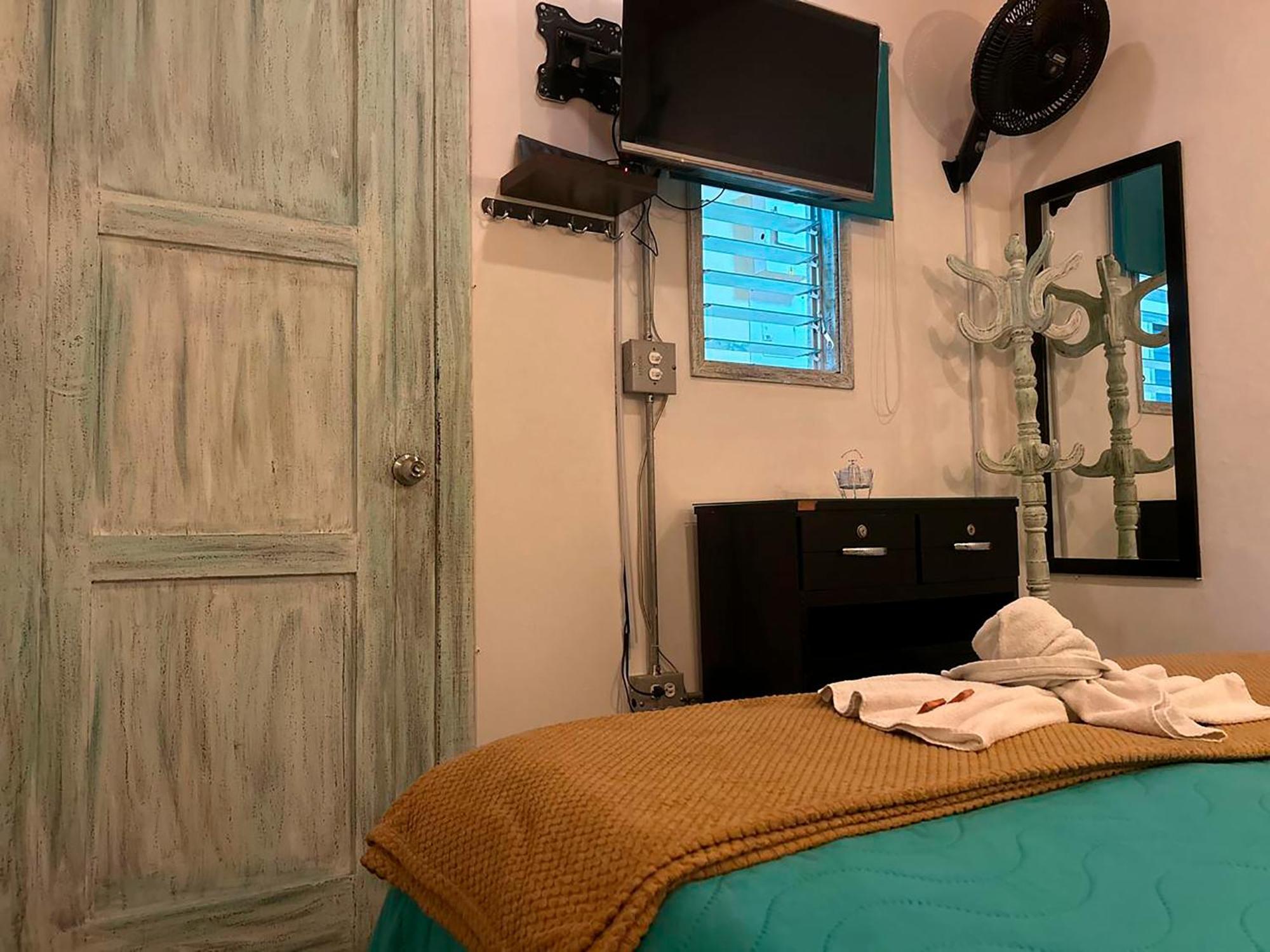 La 10 Hostal
