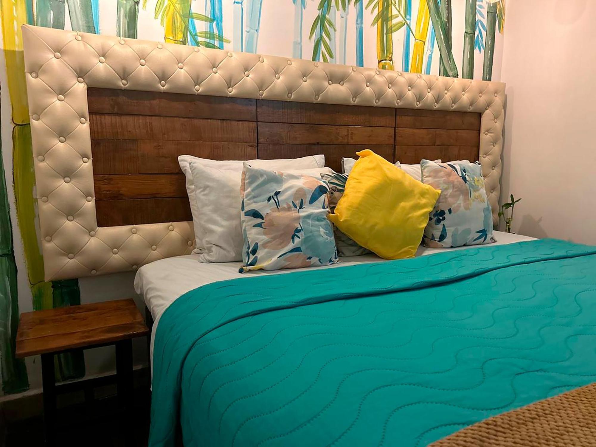 Hostal La 10 *