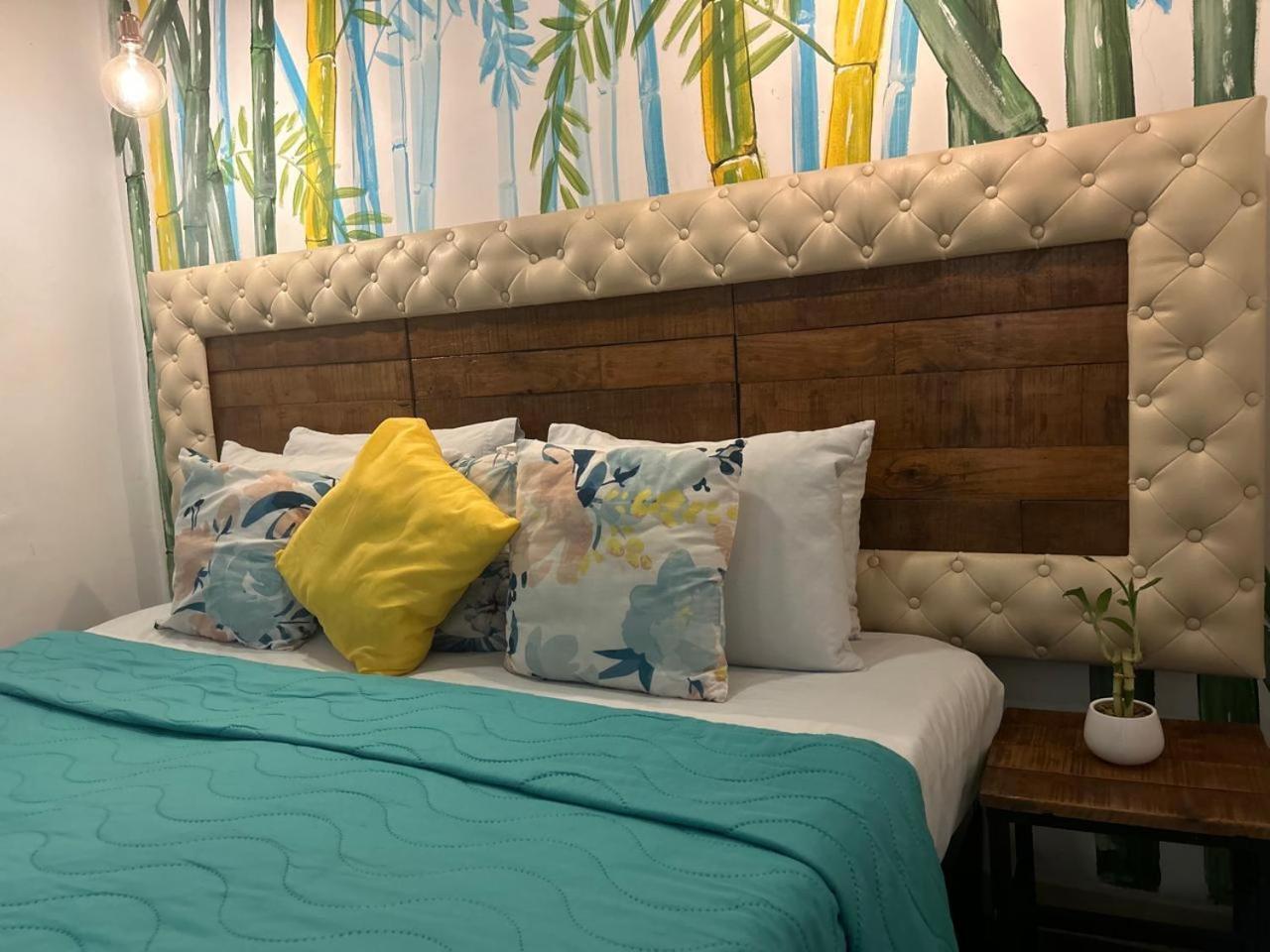 La 10 Hostal *