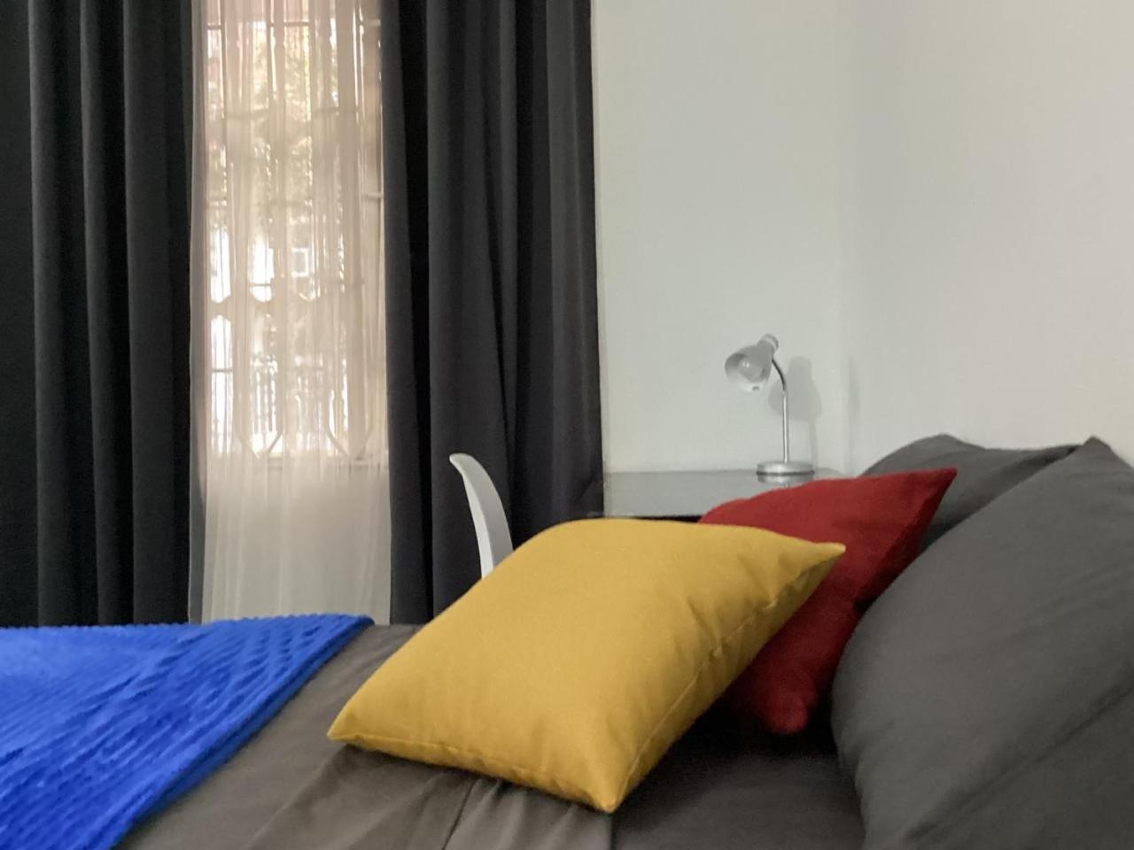 Housetel Cocoon Pensión *