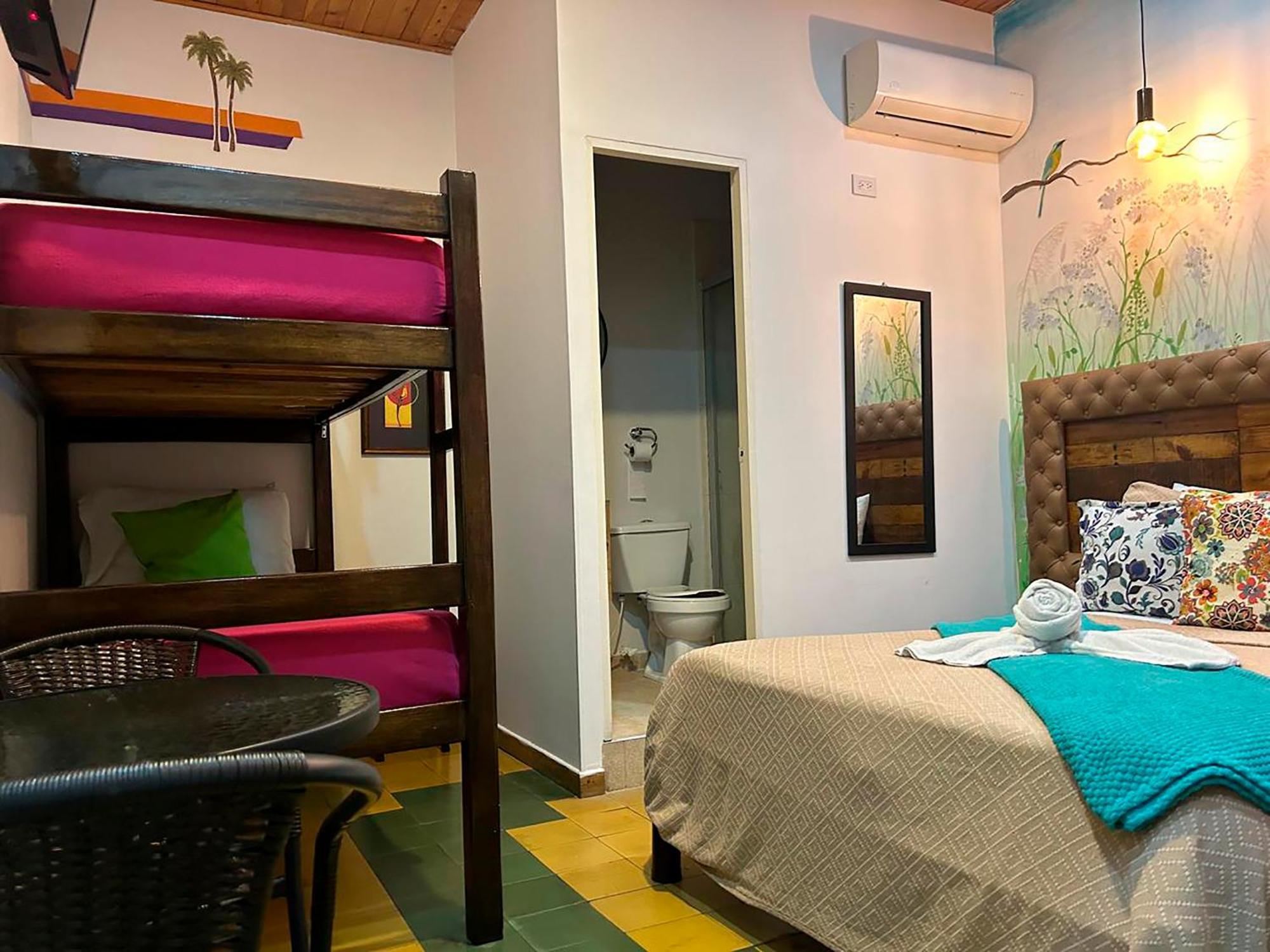 Hostal La 10