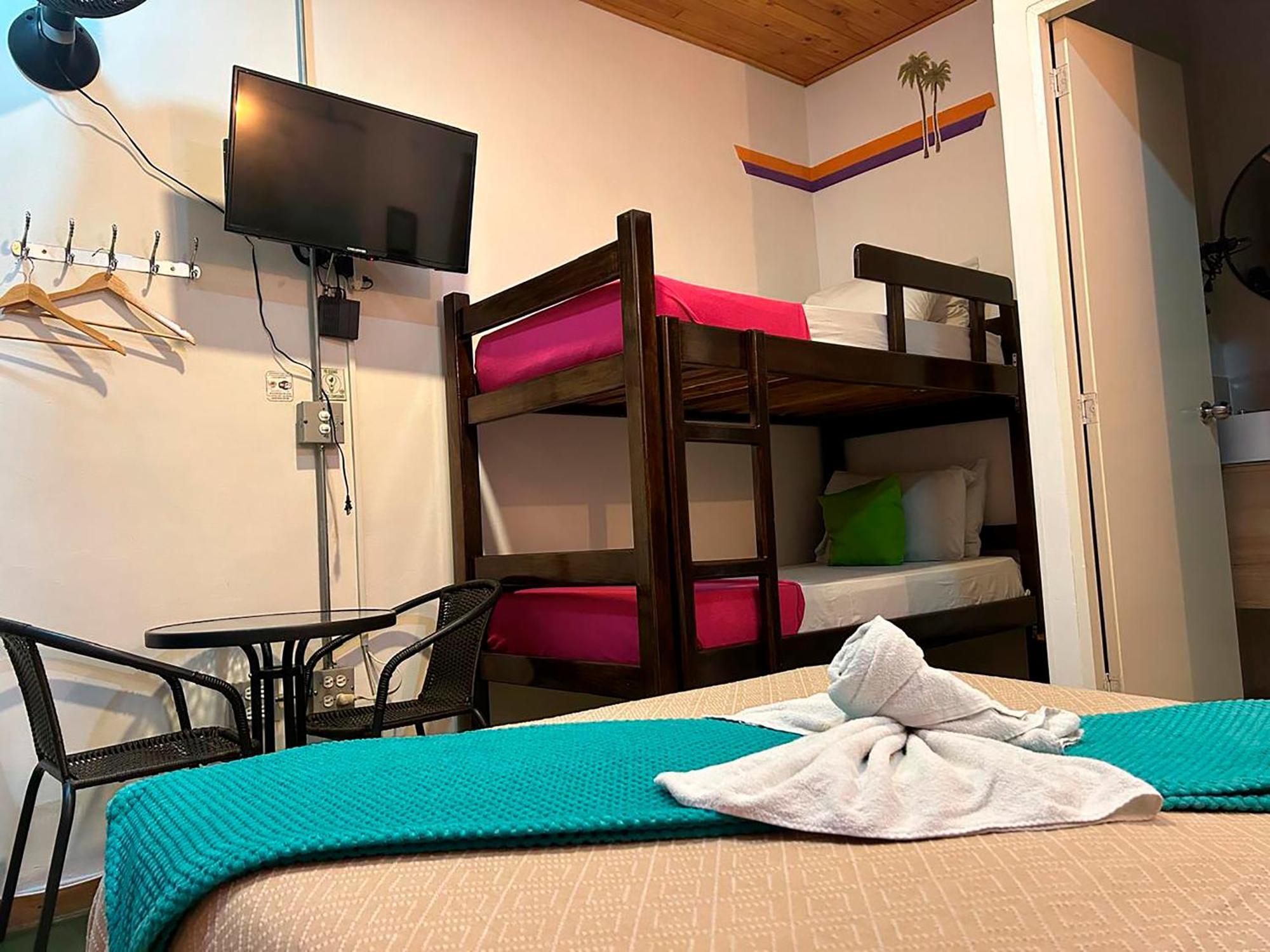 Hostal La 10