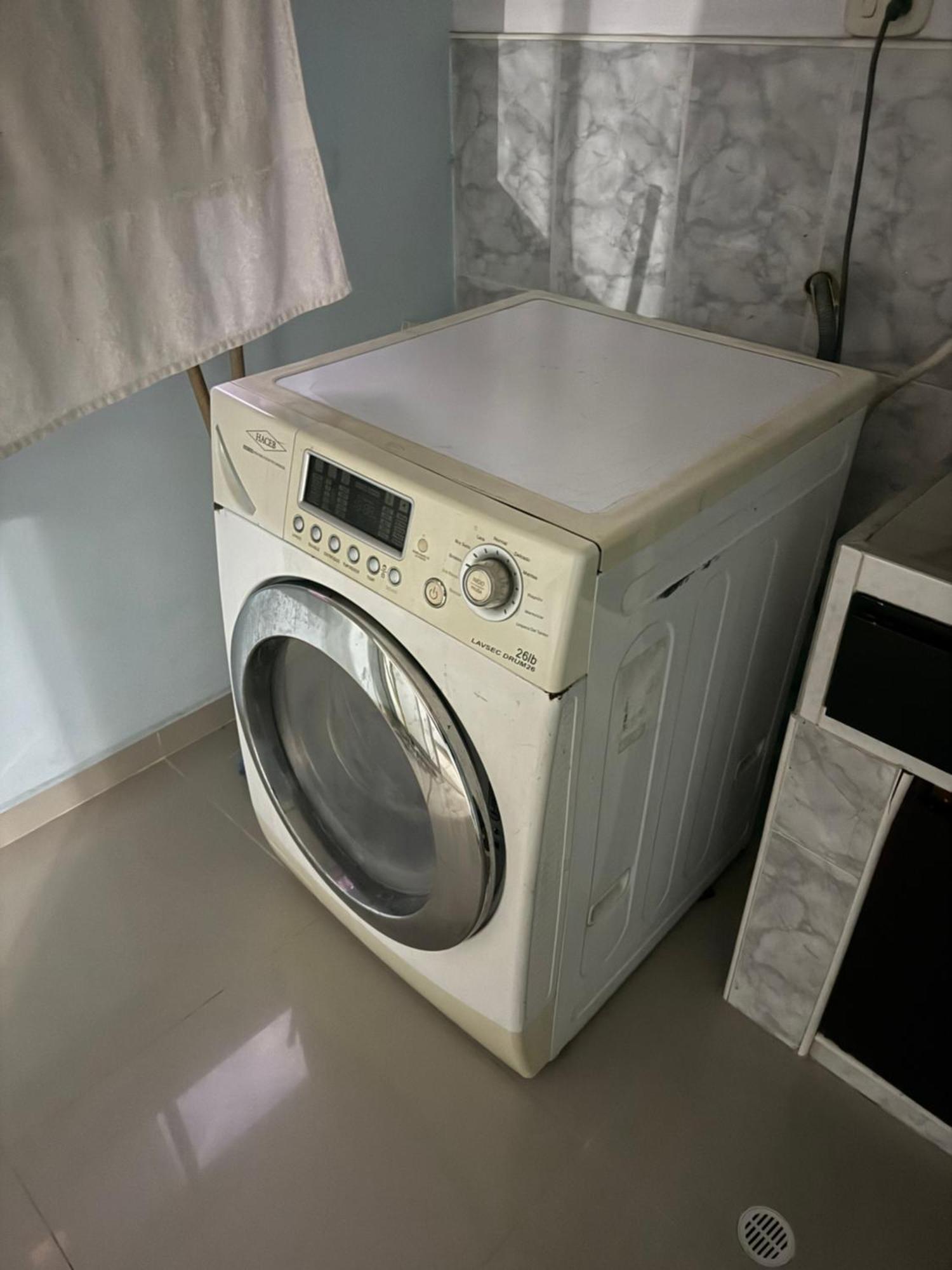 Casa Muy Amplia Con Excelente Ubicacion Familiar *
