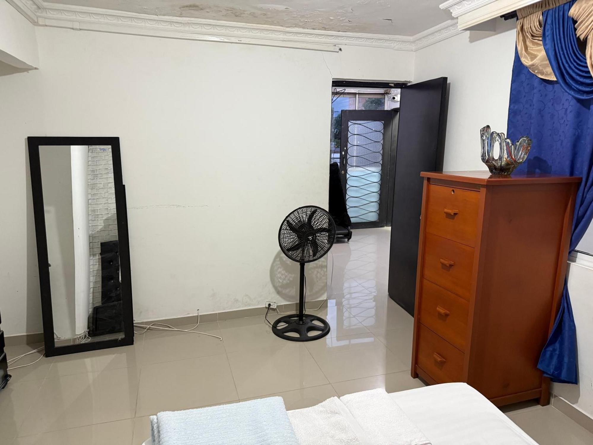 Casa Muy Amplia Con Excelente Ubicacion Familiar