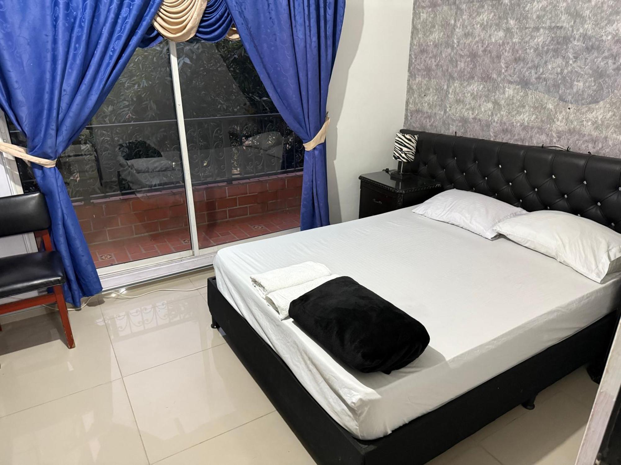 Casa Muy Amplia Con Excelente Ubicacion Familiar Homestay