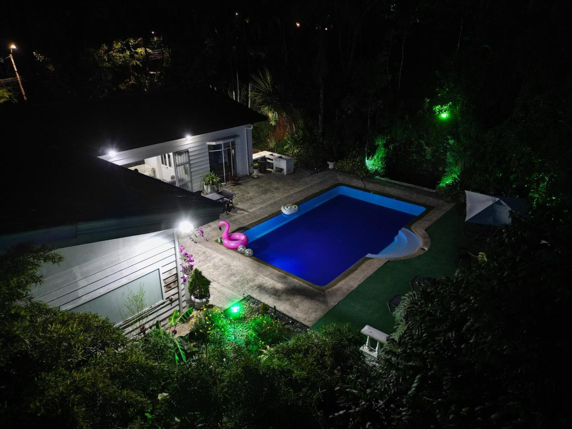 Casa Privada En El Poblado Despedidas De Soltero Fiesta Picsina Jacuzzi Medellín
