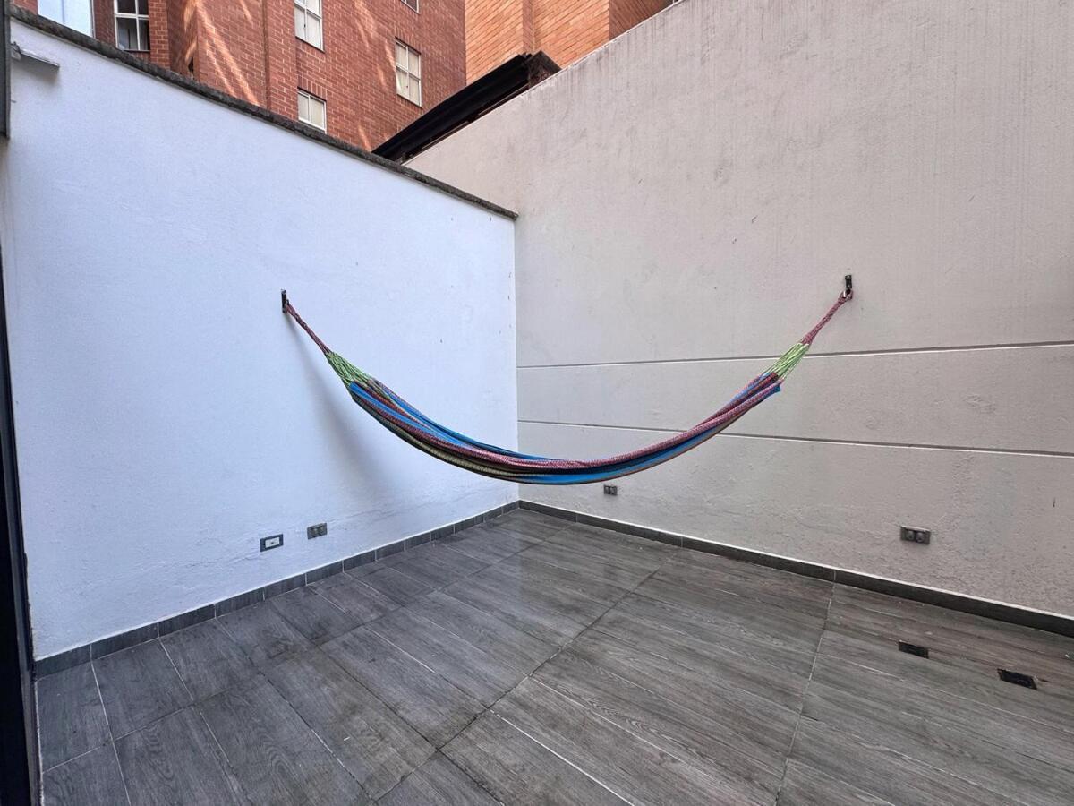 Terraza Privada En Laureles Con Aire Acondicionado