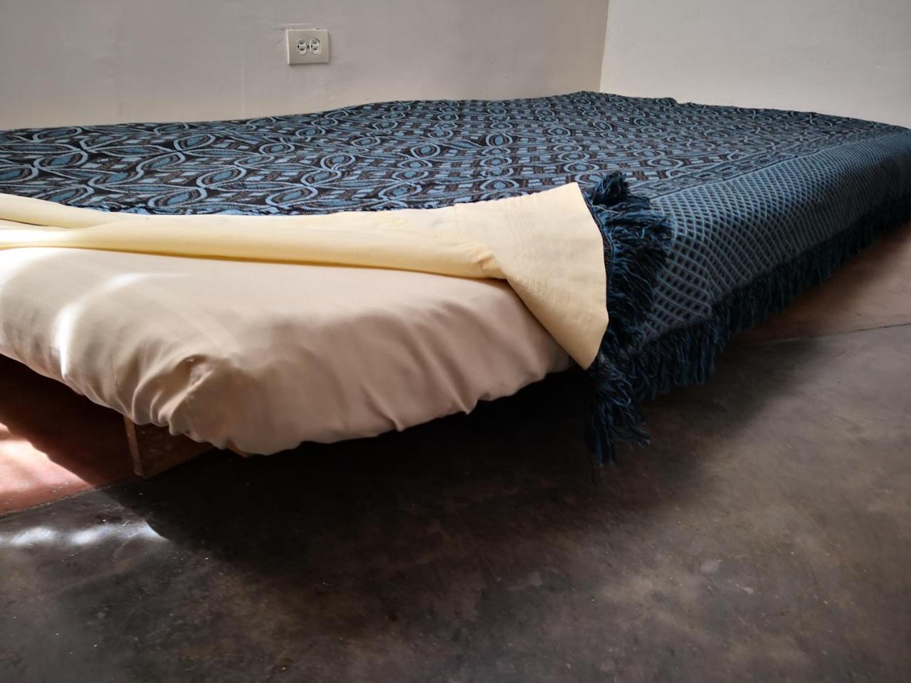 Apartamento Urbanizacion Capri, Cerca A Universidad De Antioquia Apartment