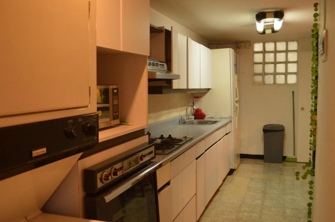 Africa House-casa Laureles-la70 Pensión