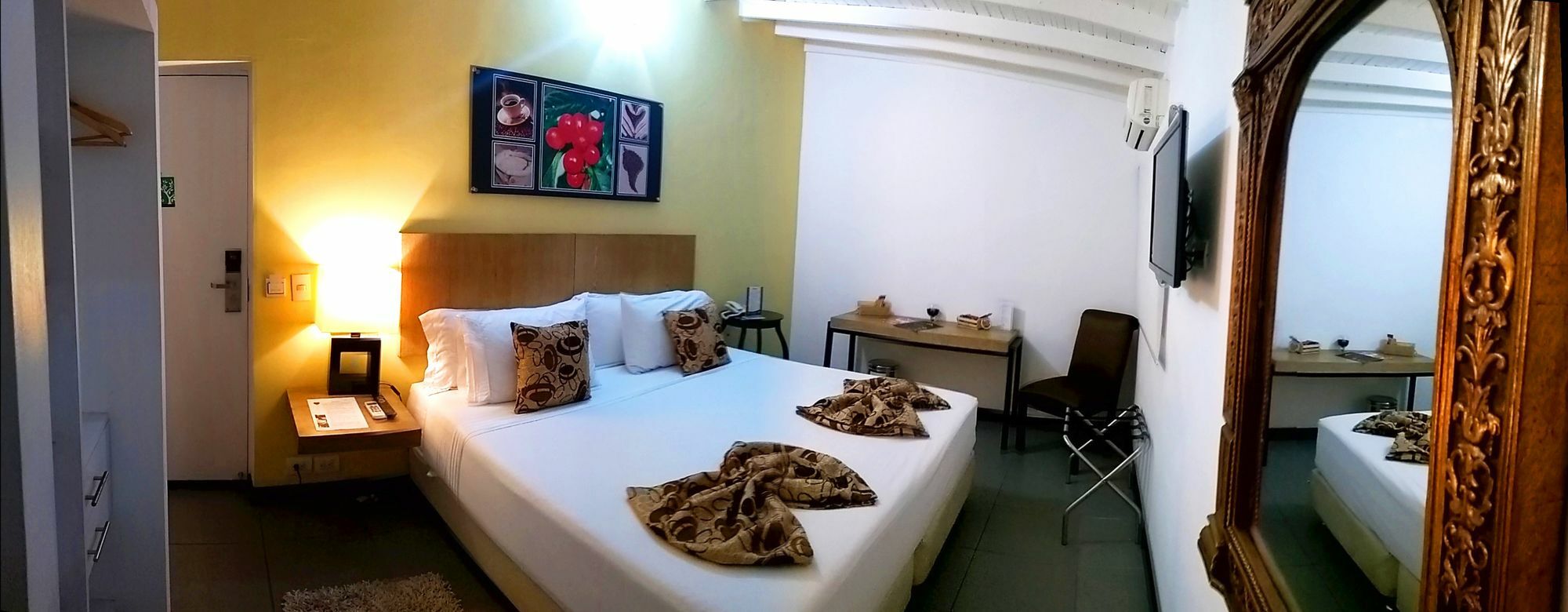 Aromax Del Campestre Hotel Medellín